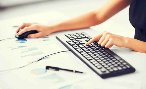 初創(chuàng)企業(yè)到選擇代理記賬好還是專職會(huì)計(jì)好？